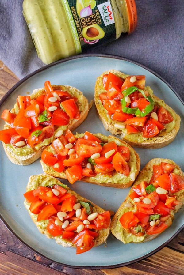 AvocadoPestoBruschetta Kochhochgenuss